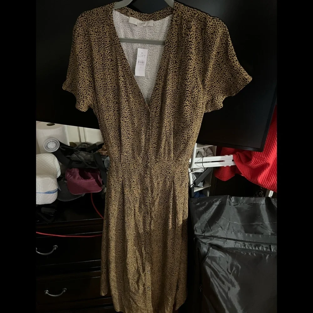 Loft Size 14 Leopard Print V-Neck Midi Shirtdress - Picture 4 of 9